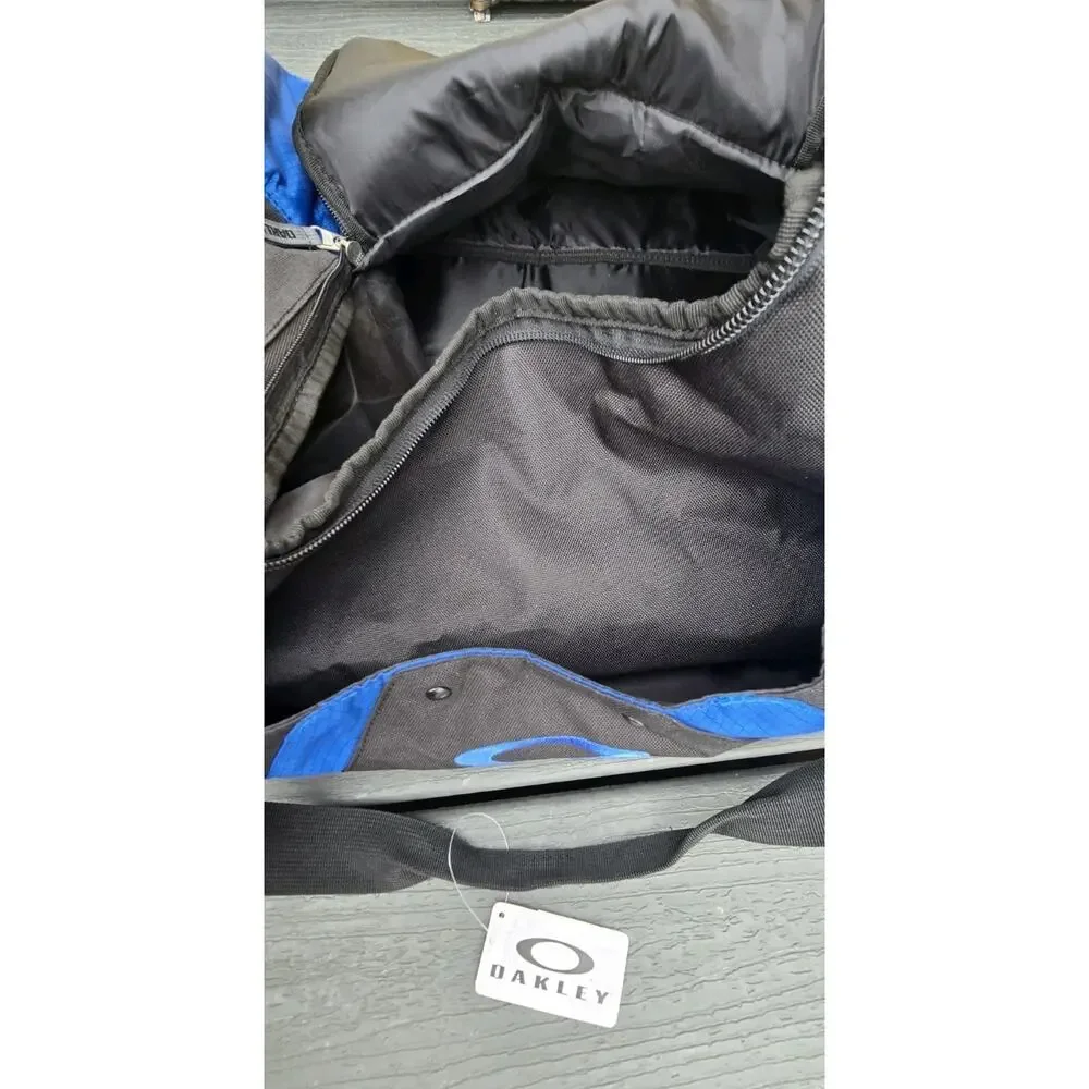 NEW Y2K Vintage Original Y2K Oakley Large Duffel Bag Tactical Gym Travel Tech